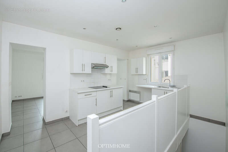 Appartement à COURBEVOIE