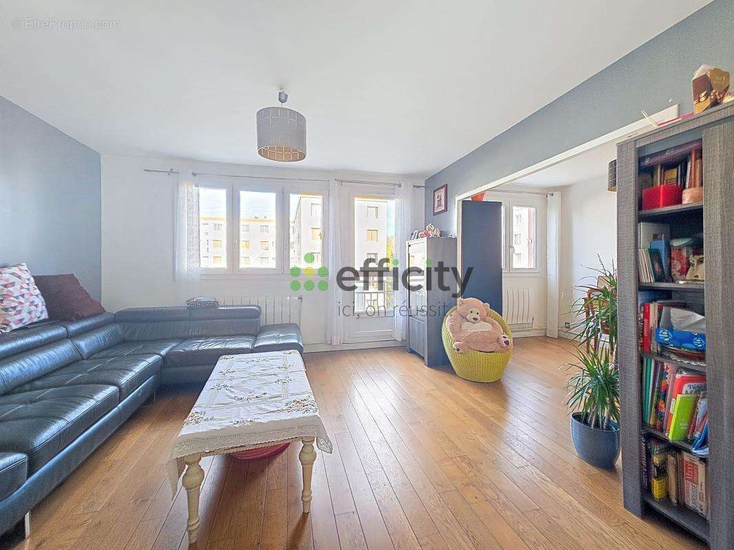 Appartement à LE PLESSIS-TREVISE