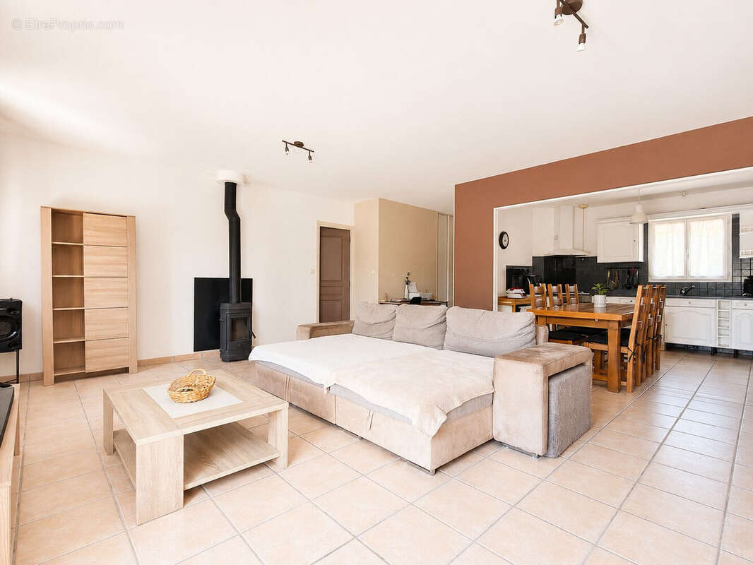 Maison 111 m² à Bas-Et-Lezat  - photo 2