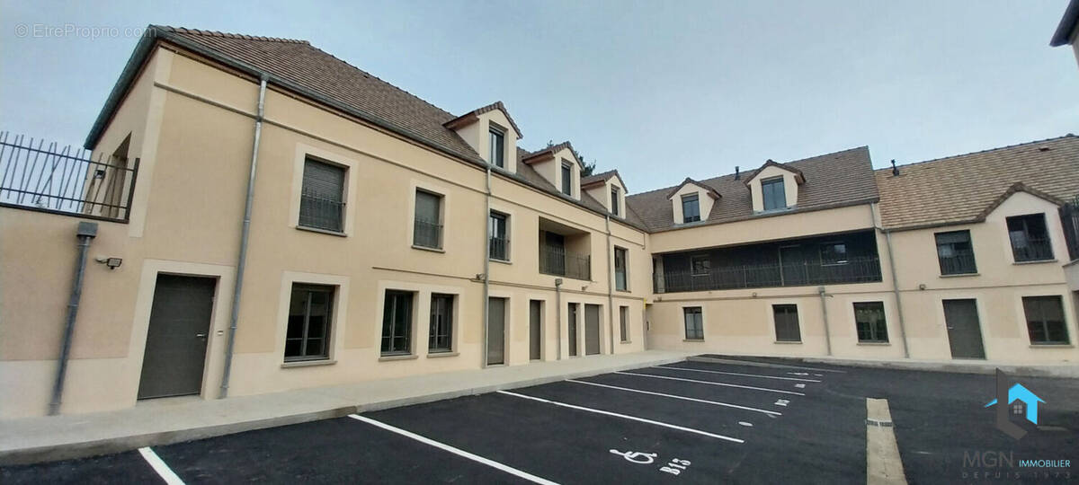 Appartement à EPERNON