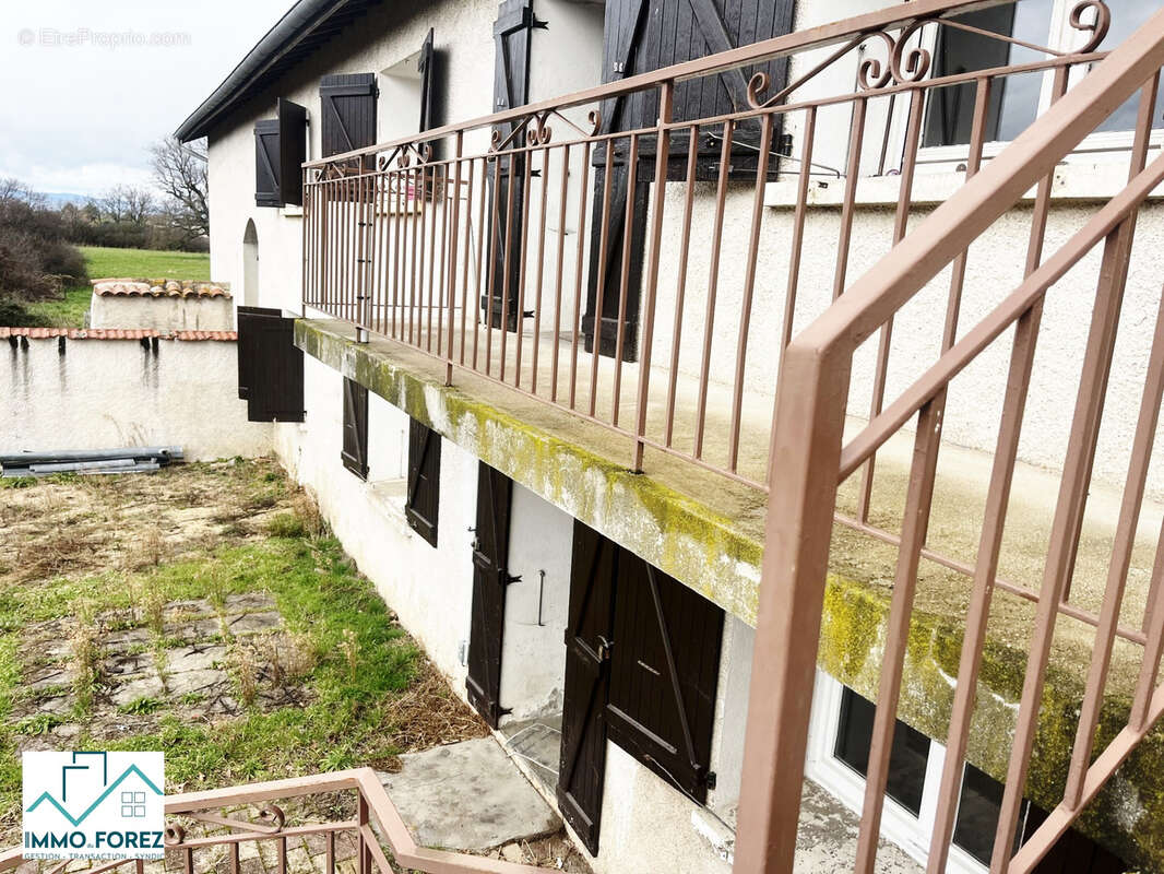 Appartement à VEAUCHE