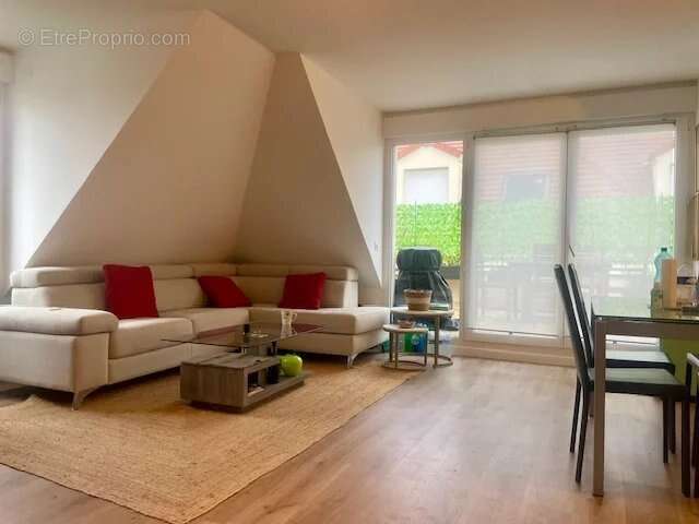 Appartement à LES CLAYES-SOUS-BOIS
