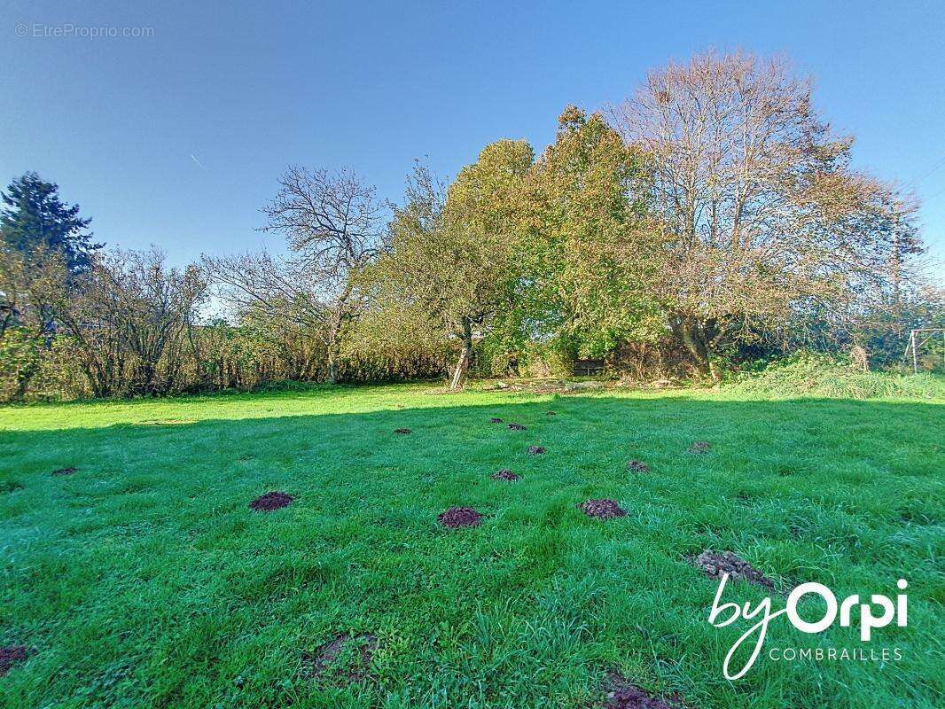 Maison à MONTEL-DE-GELAT