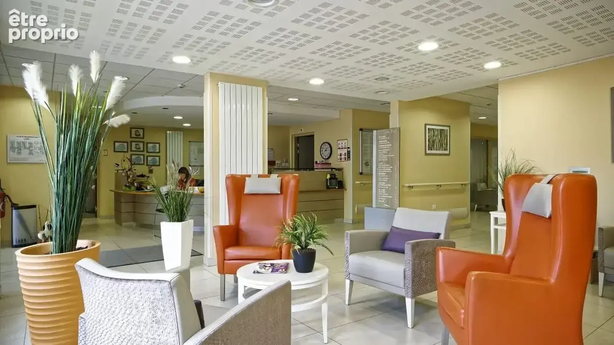 INVESTISSEMENT LOCATIF  Saint-Denis-de-l'Hôtel  Résidence EHPAD du Port - 7,8% de rentabilité - photo 3