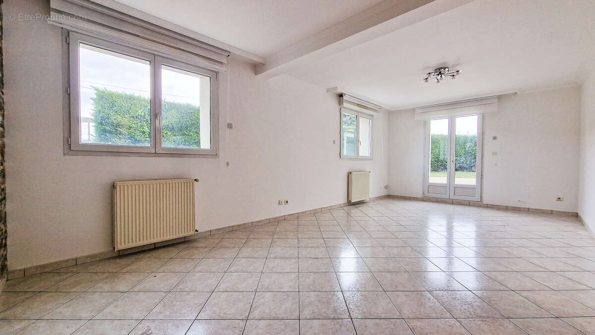 Maison à SARTROUVILLE