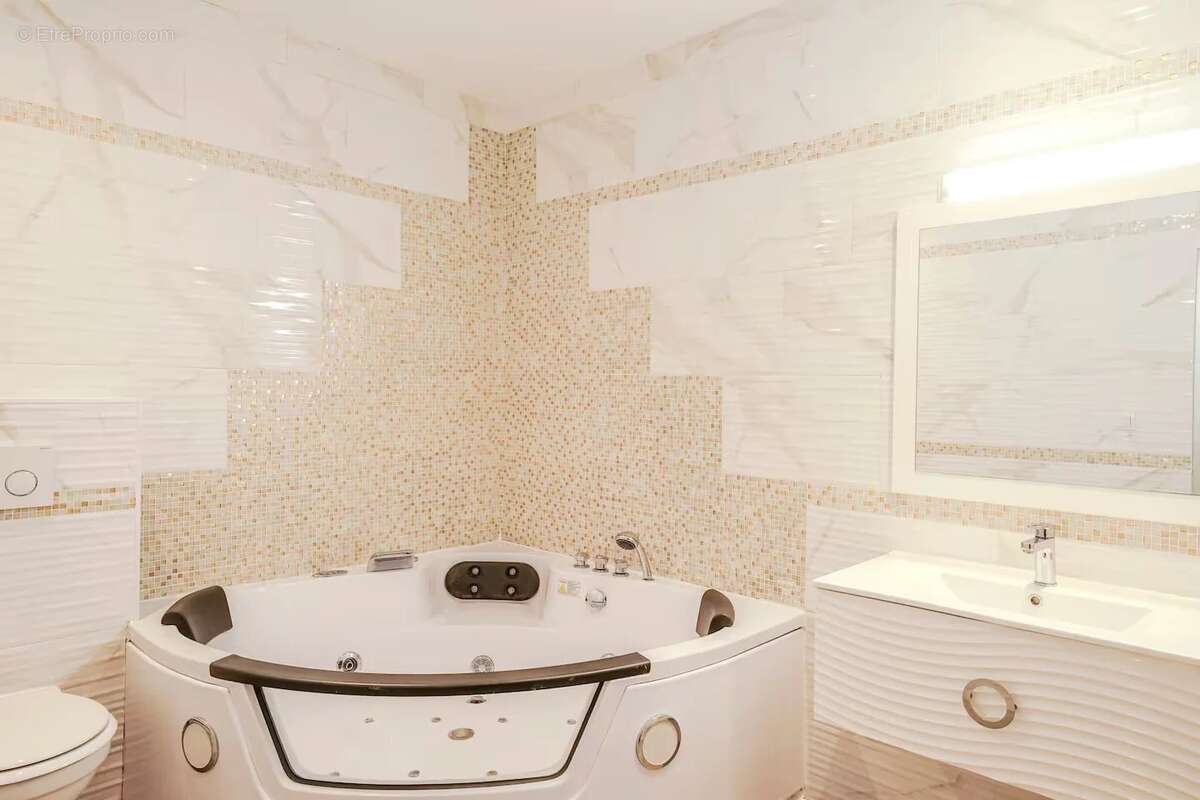 Maison à MOUGINS