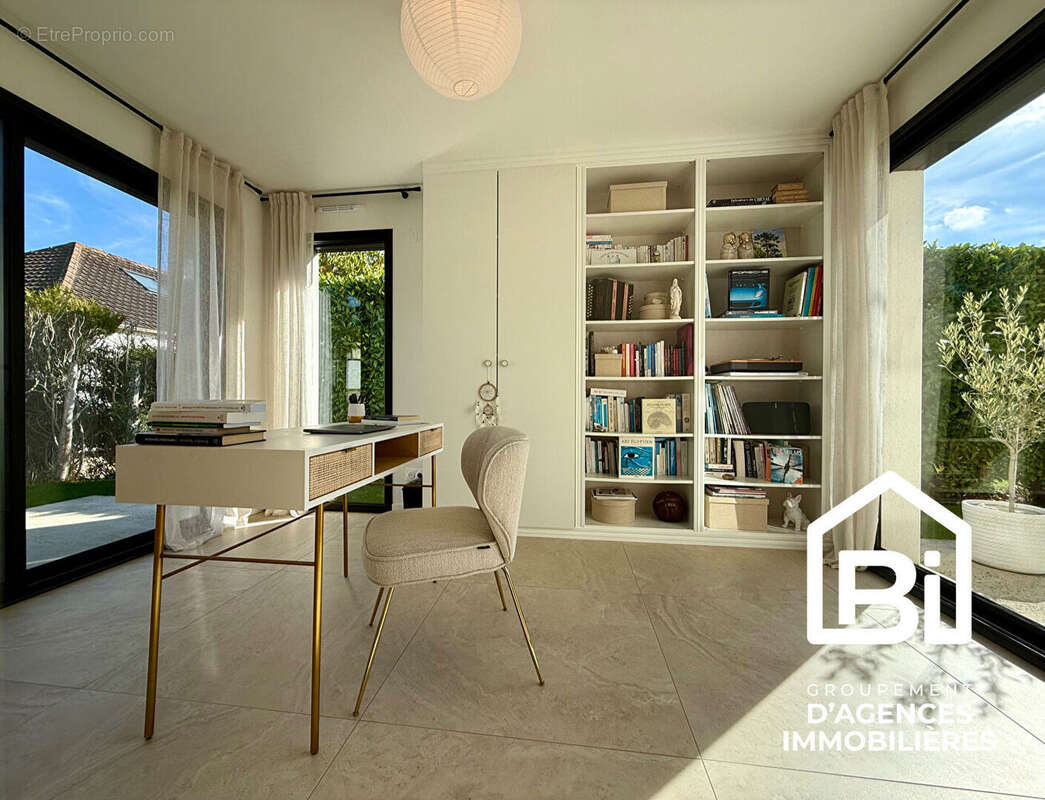 Maison à BRETTEVILLE-SUR-ODON