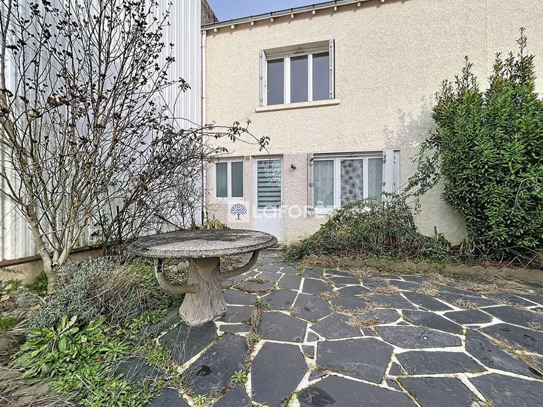 Maison à PARTHENAY