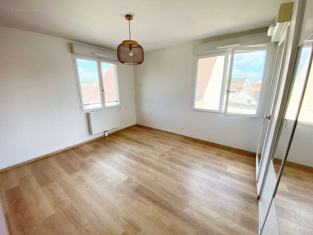 Appartement à BRIE-COMTE-ROBERT