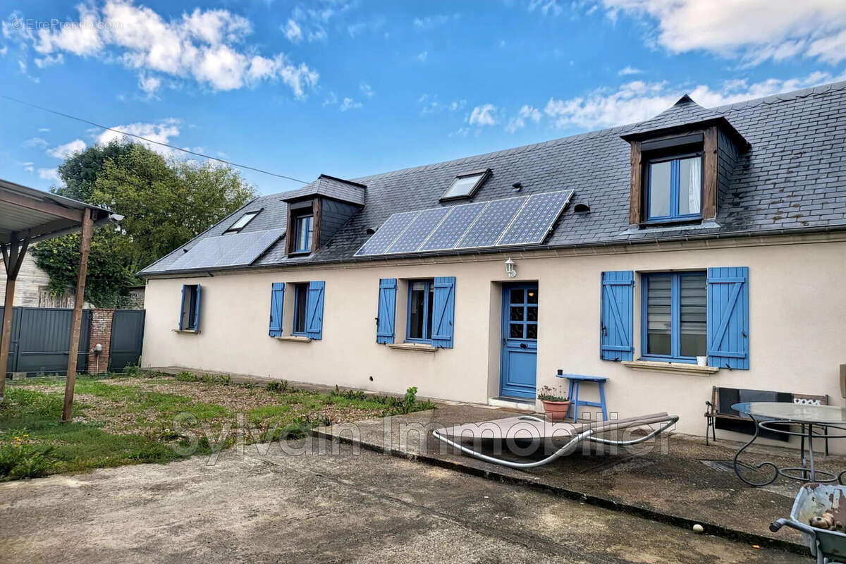 Maison à MOLIENS