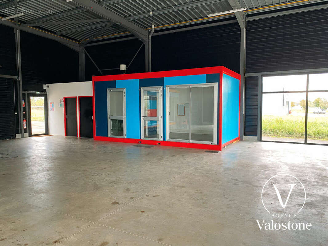 Commerce 600 m² à Saint-Sever  - photo 5