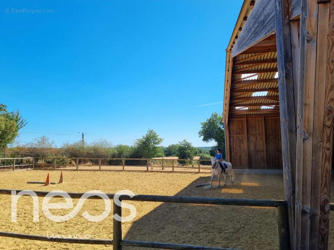 Maison 200 m² à Saint-Agnant-De-Versillat  - photo 12