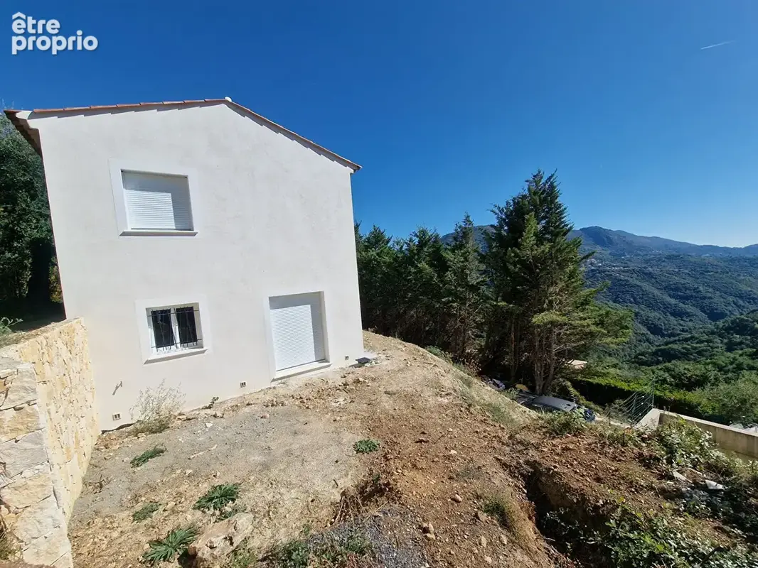 Maison à LA ROQUETTE-SUR-VAR