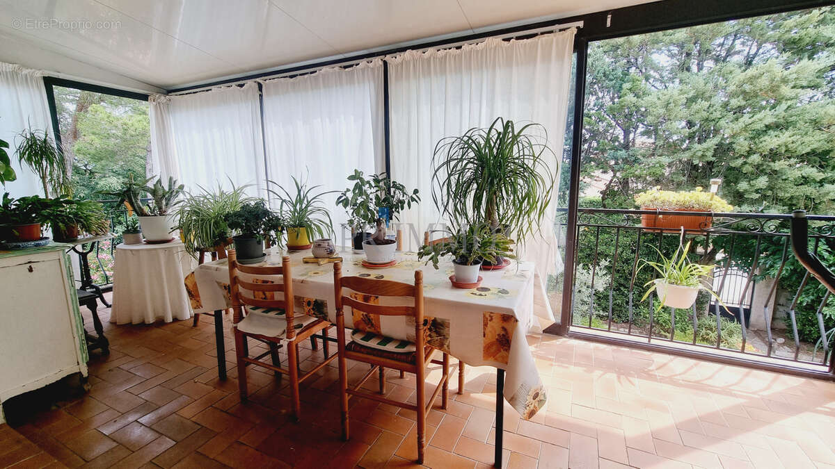 Maison à LE MUY
