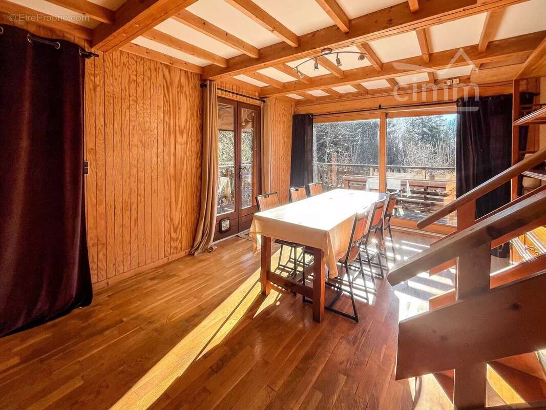 Maison à LA TERRASSE