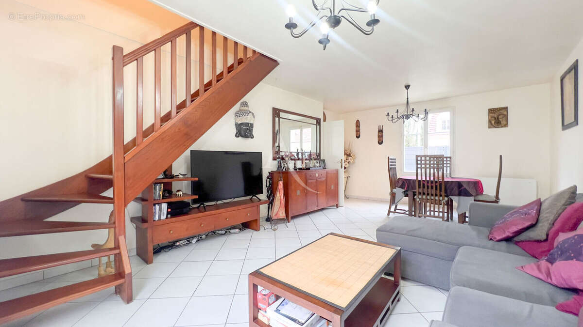 Maison à VIGNEUX-SUR-SEINE