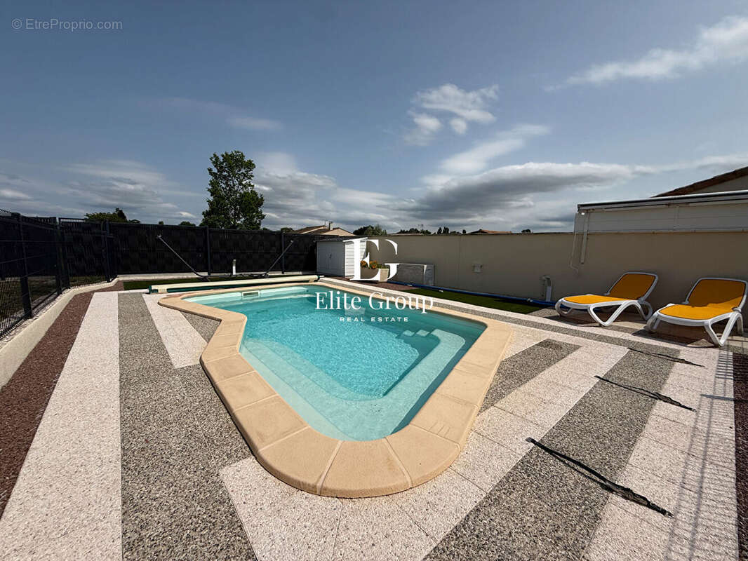 A VENDRE très joli pavillon avec piscine à Jarnac 126 m2 - photo 14