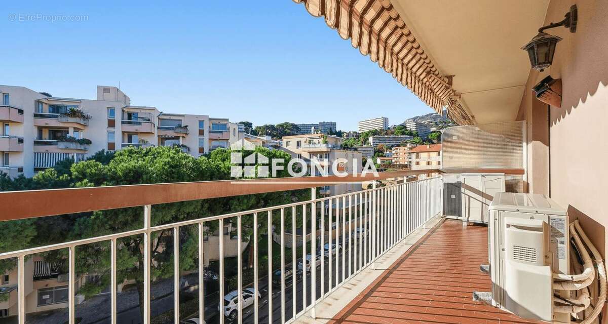 Appartement à ROQUEBRUNE-CAP-MARTIN