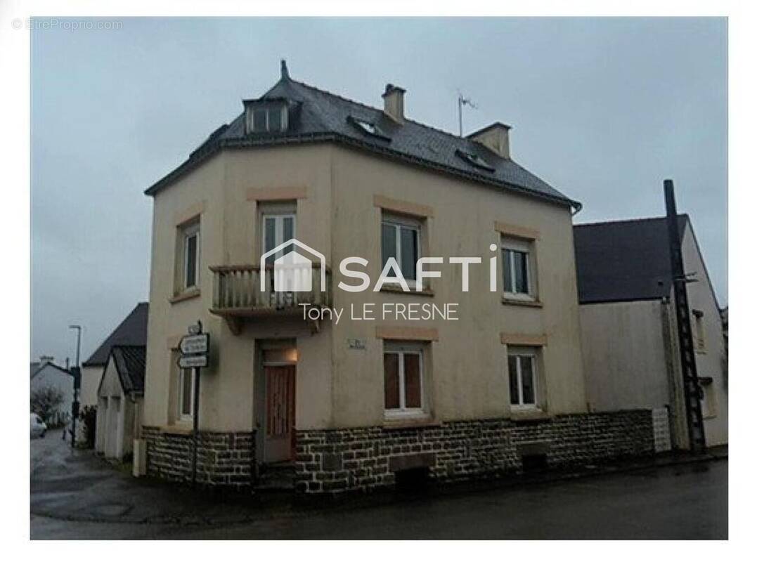 Photo 1 - Maison à REGUINY