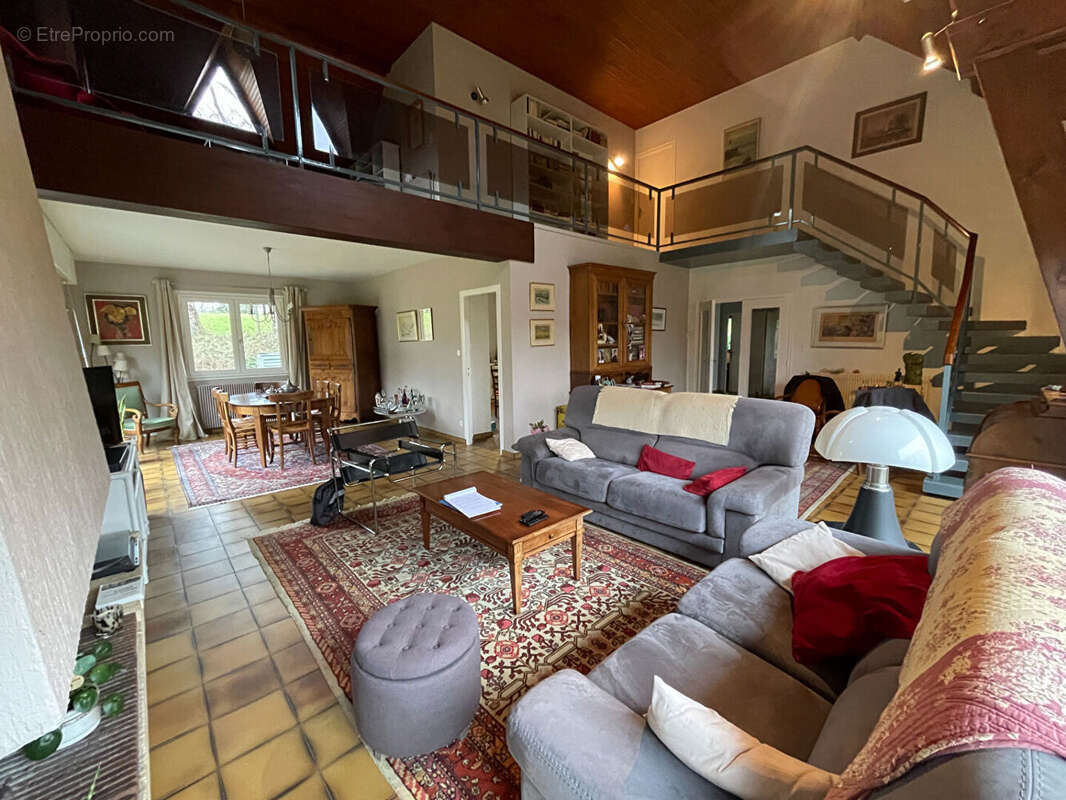 Maison à BESSINES-SUR-GARTEMPE