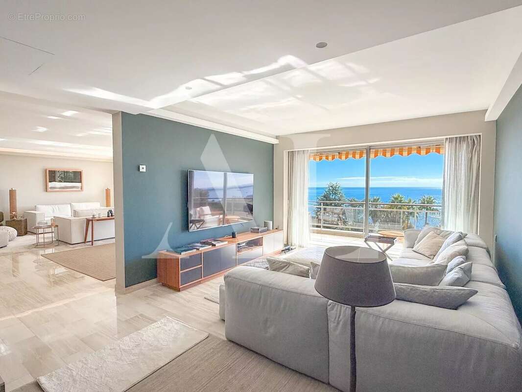 Appartement à VALLAURIS