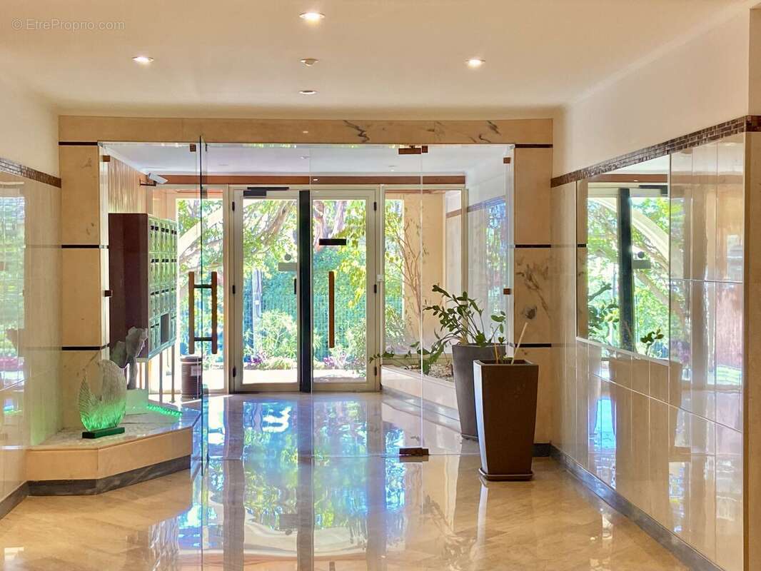Appartement 115 m² à Antibes  - photo 8