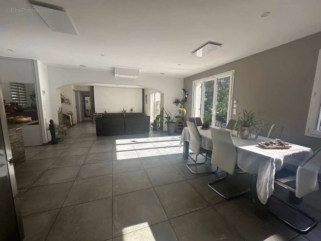 Maison à NANS-LES-PINS