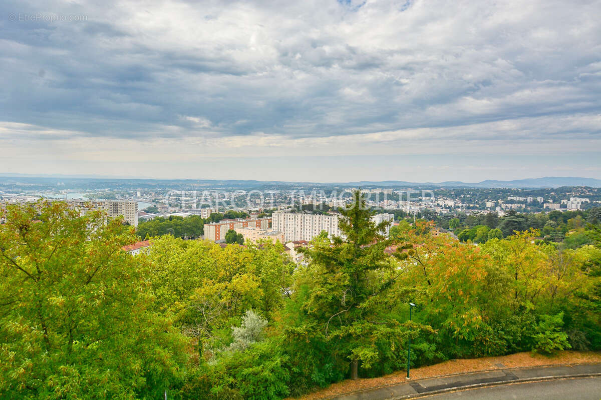 SAINTE-FOY-LÈS-LYON   T4 de 98,35 m2   Vue panoramique   Parking   Cave - photo 5