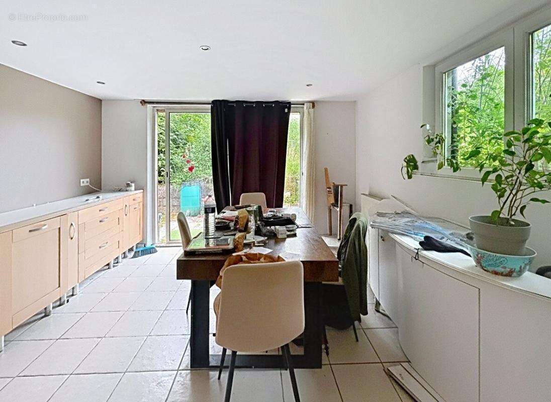 EXCLUSIVITE  A THENAC Maison à rénover de 271 m2 utile - photo 12