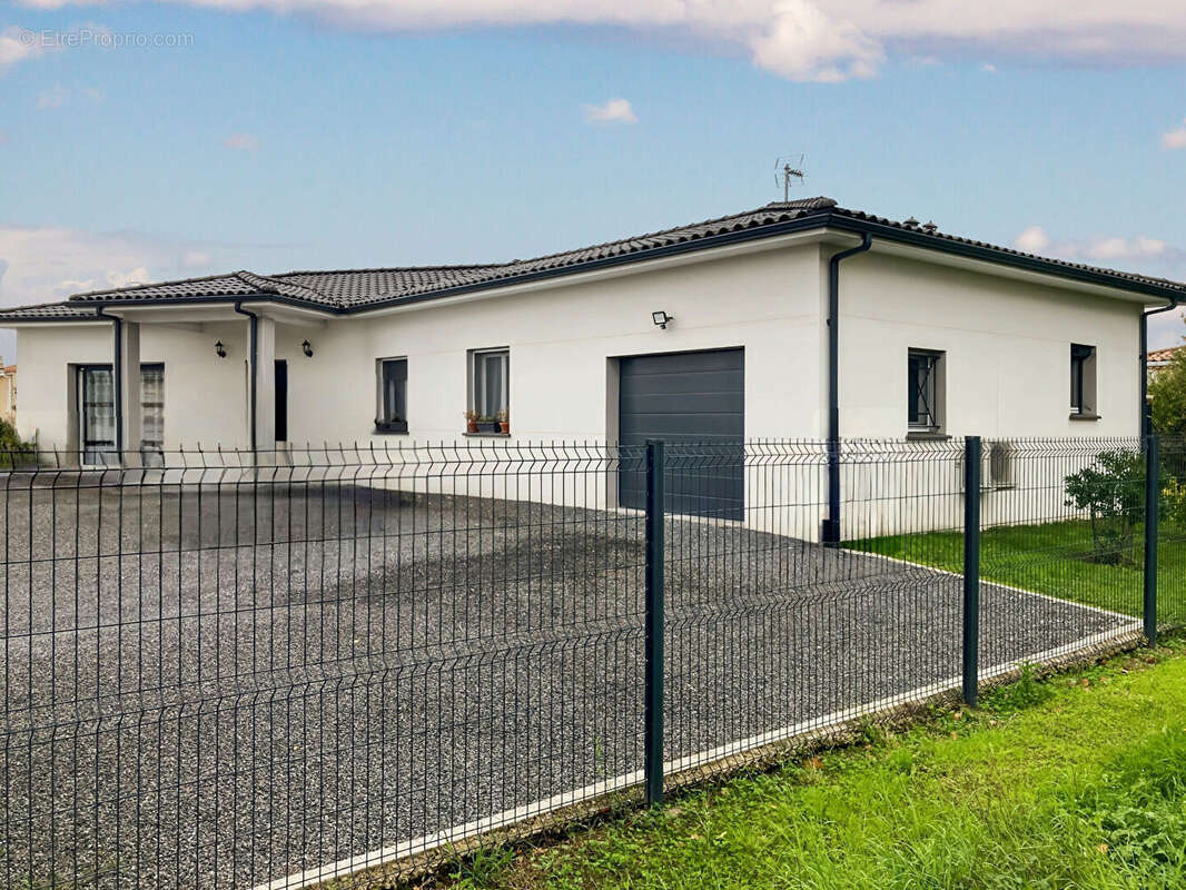 Maison à LA VILLE-DIEU-DU-TEMPLE