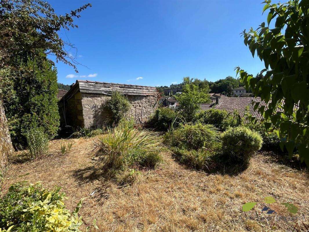 Maison à SAINT-LEONARD-DE-NOBLAT