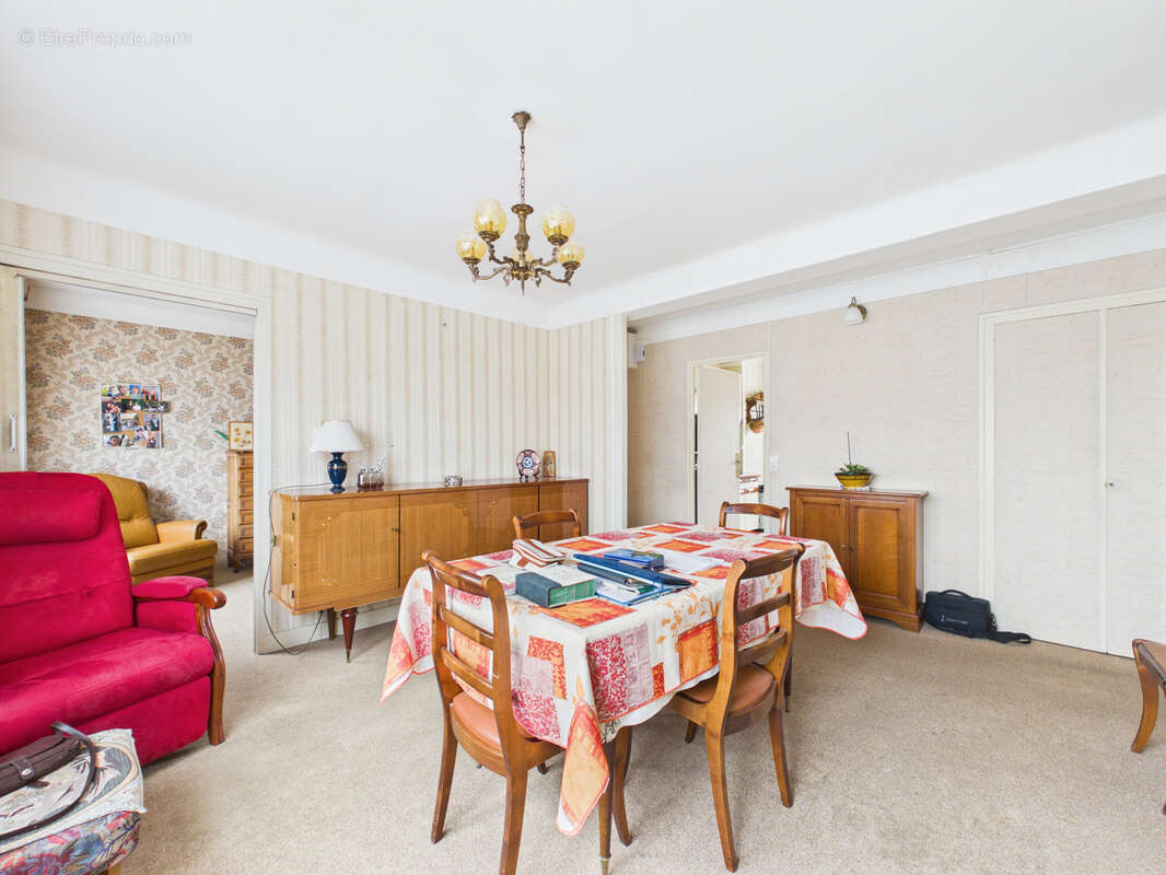 Appartement à SARTROUVILLE