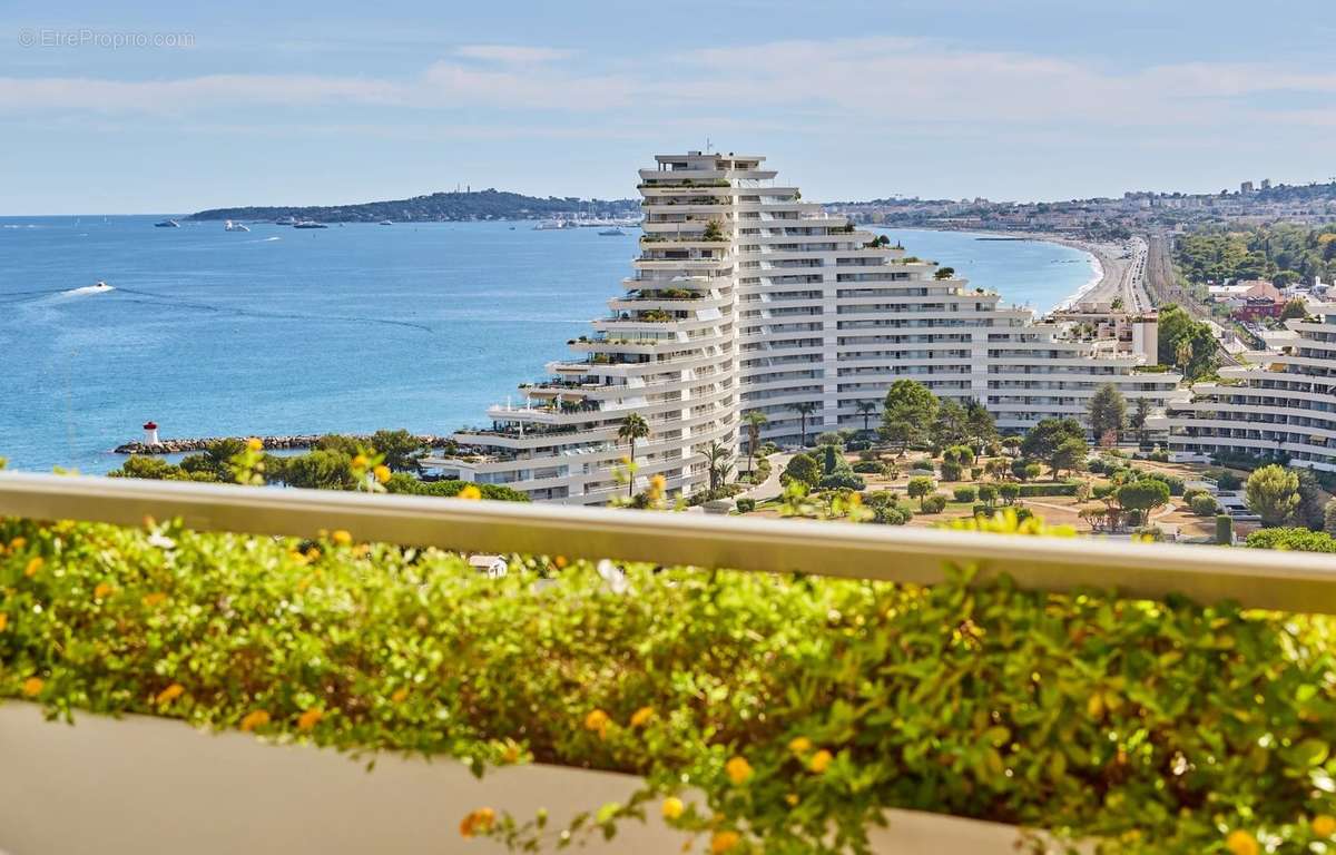 Appartement à VILLENEUVE-LOUBET