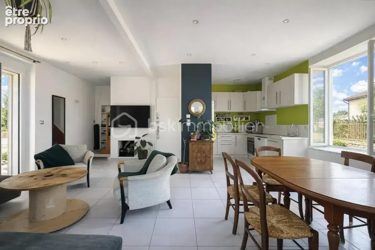 Maison familiale 5 chambres – Brindas, limite Craponne – Terrasse XXL & jardin - photo 2