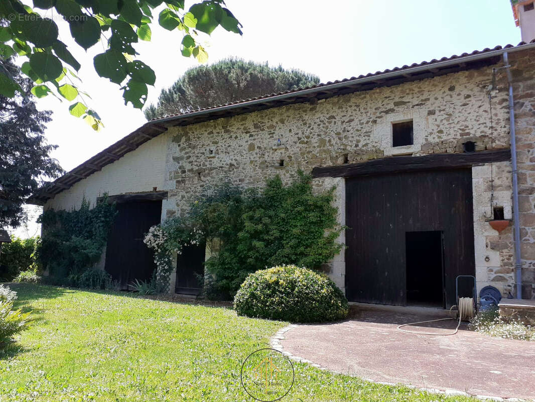 Maison à MASSIGNAC
