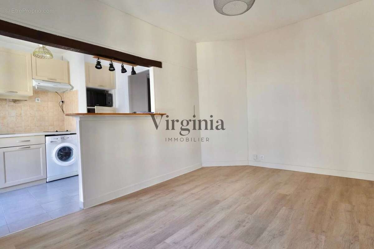 Appartement à CHARENTON-LE-PONT