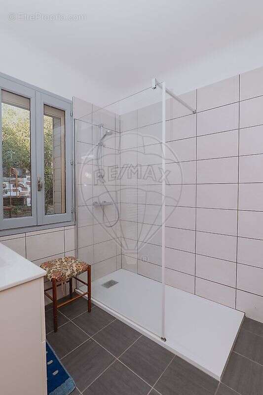 Maison à BELLENAVES