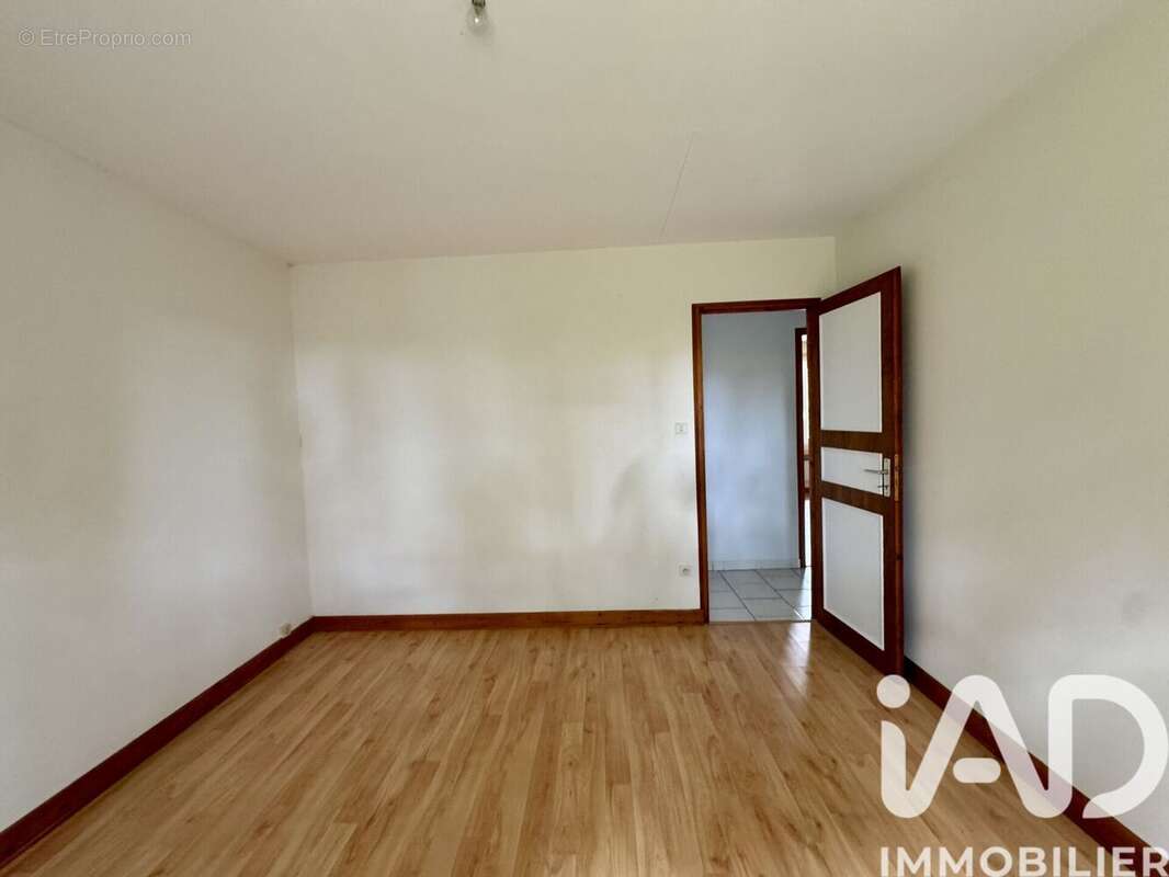 Maison 120 m² à Barbezieux-Saint-Hilaire  - photo 9