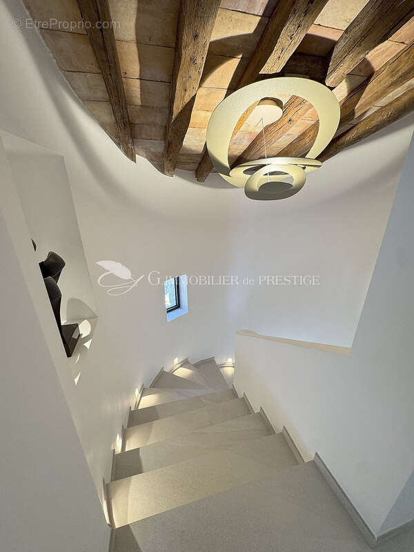 Maison à L'ISLE-SUR-LA-SORGUE