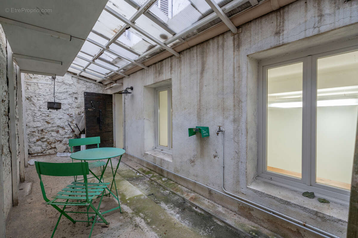 Commerce à MARSEILLE-5E