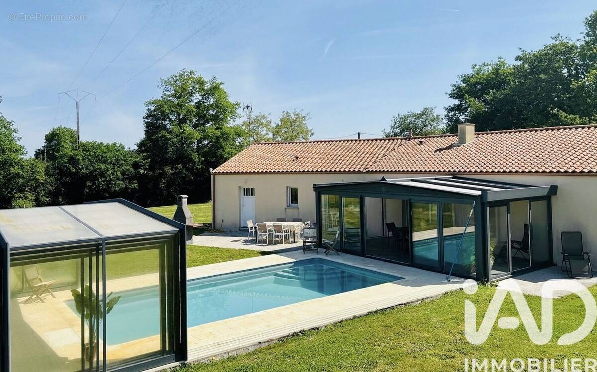Photo 1 - Maison à SAINTE-FLAIVE-DES-LOUPS