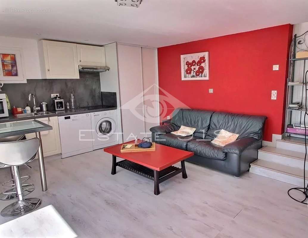 Maison à ROQUEFORT-LES-PINS