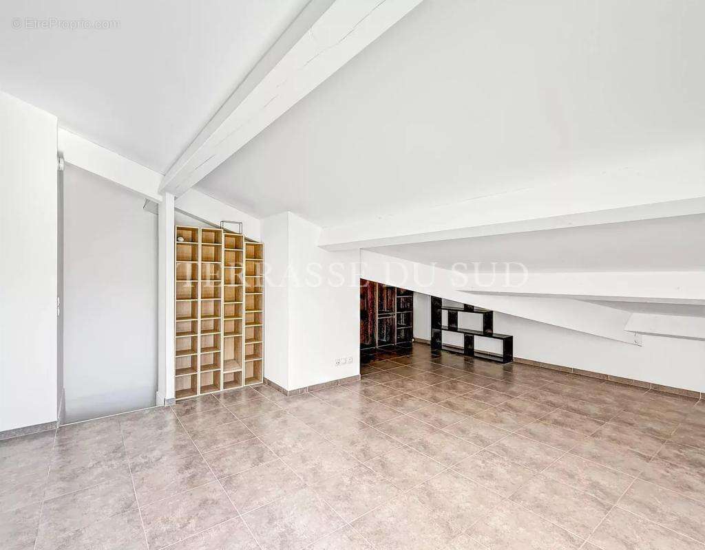 Appartement à LES PENNES-MIRABEAU