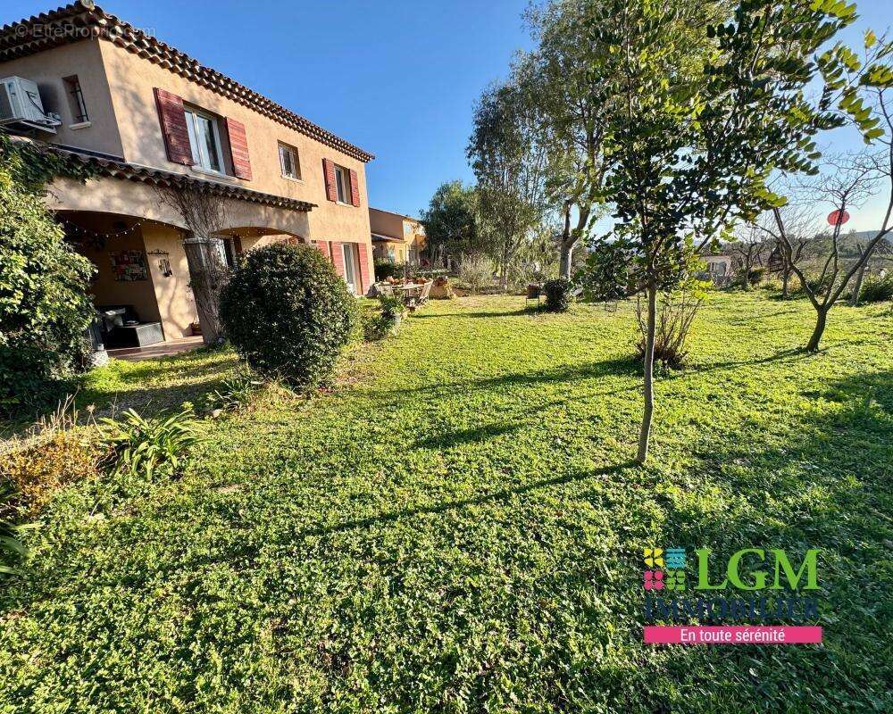 Maison à PLAN-DE-LA-TOUR