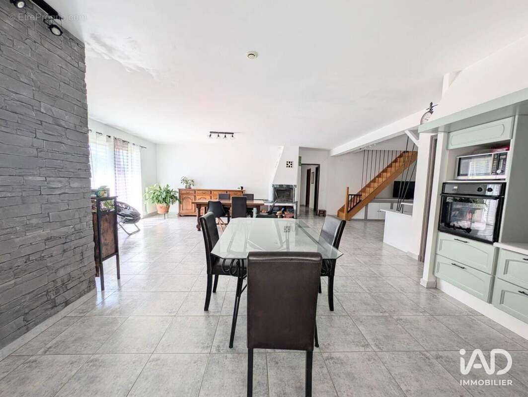 Maison 130 m² à Latour-Bas-Elne  - photo 3