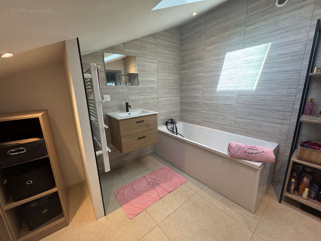 Maison à SAINT-MAURICE-DE-GOURDANS