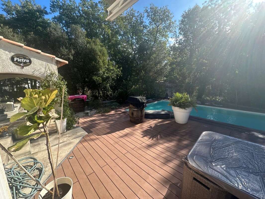 Maison à NANS-LES-PINS