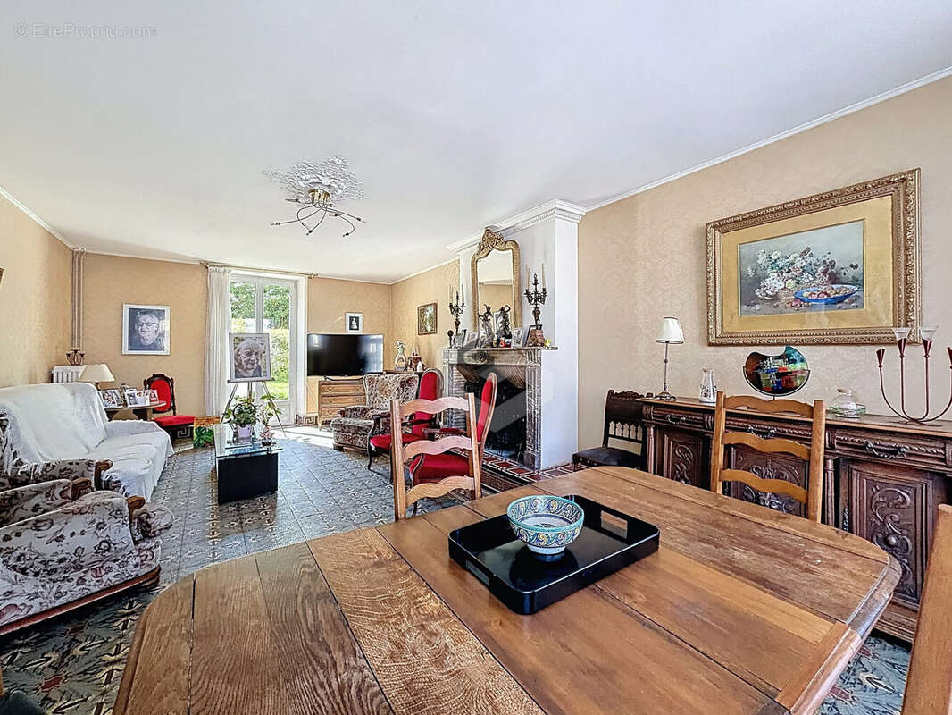 Maison 241 m² à Villers-Franqueux  - photo 6