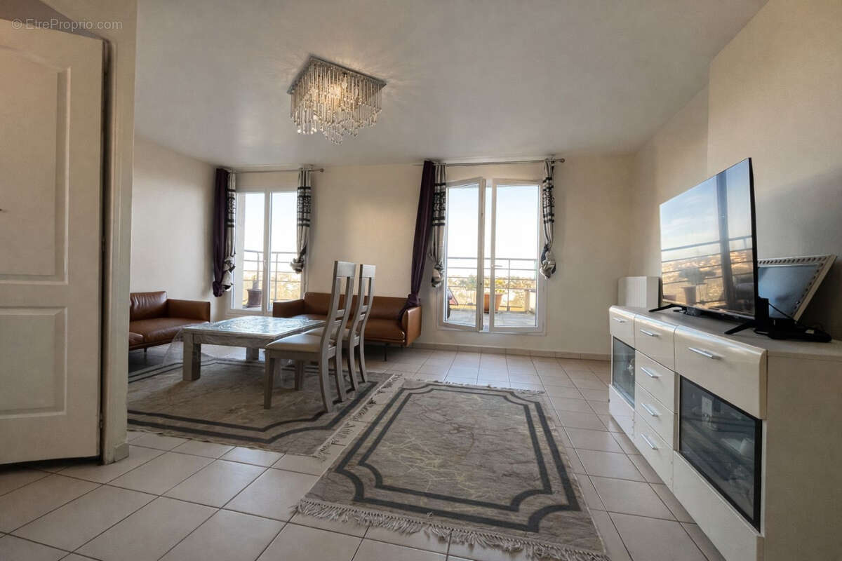 Appartement à CORBEIL-ESSONNES
