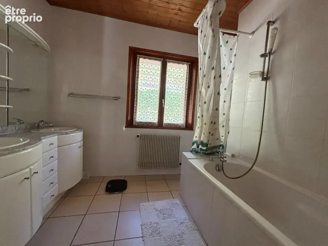 BELLEVAUX Maison T6 120 m² , 1180m² de terrain , secteur calme (74470) - photo 12